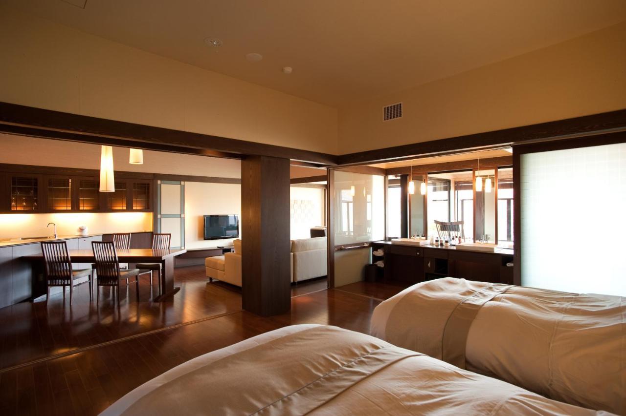 Lake Shikotsu Tsuruga Resort Spa Mizu No Uta Chitose  Exterior photo